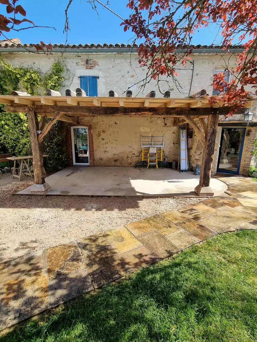 Dallage travertin après Rénovation salle de bain